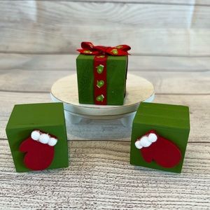 COPY - Handmade Farmhouse tray decor! Mittens